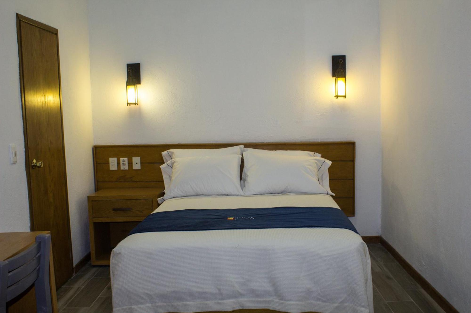 Hotel Real De Castilla Colonial Guadalajara Pokoj fotografie